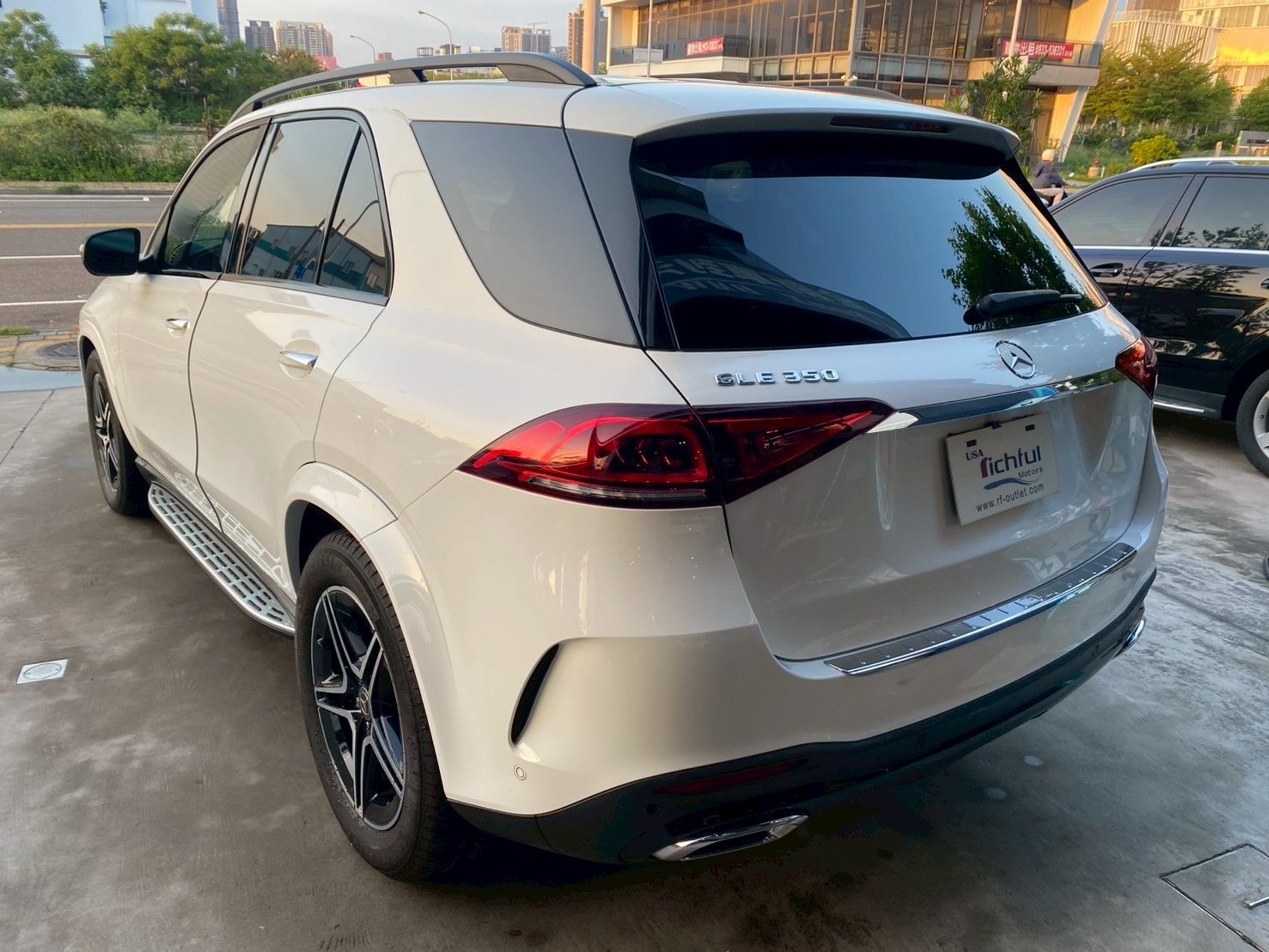 美國賓士原廠車輛 GLE350 #209900 只想要有大空間跟紮實底盤 外觀AMG 非這部莫屬 經濟實惠