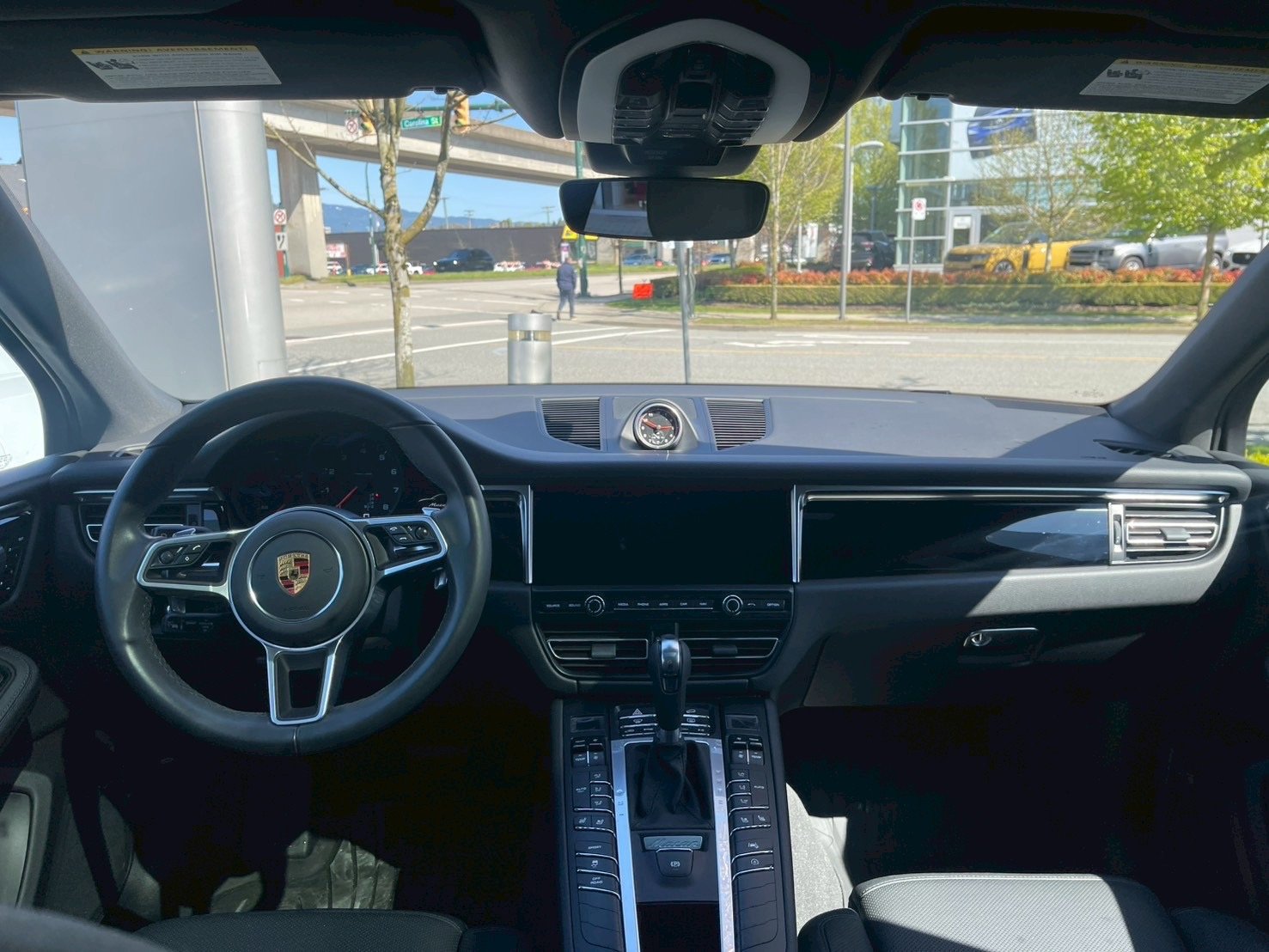 保時捷原廠認證車CPO #B14239   機會難得 超低里程9K     Macan 黑色金屬漆 原廠跟車系統ACC.Bose.360.14向座椅Turbo 鋁圈…..