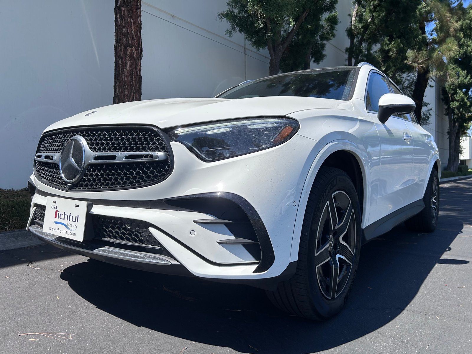 大改款23 GLC300 AWD 23/4 #028354  P20.AMG.智慧頭燈.抬頭顯示器.360.柏林之音.通風座椅.全景天窗……全新車之外的唯ㄧ選擇