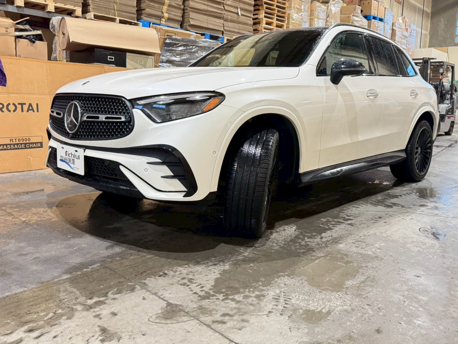 賓士原廠認證 CPO #034569 GLC300 AWD  23/4 鑽石白.真皮座椅.P20 夜色套件.抬頭顯示器.多光速.20吋鋁圈…….