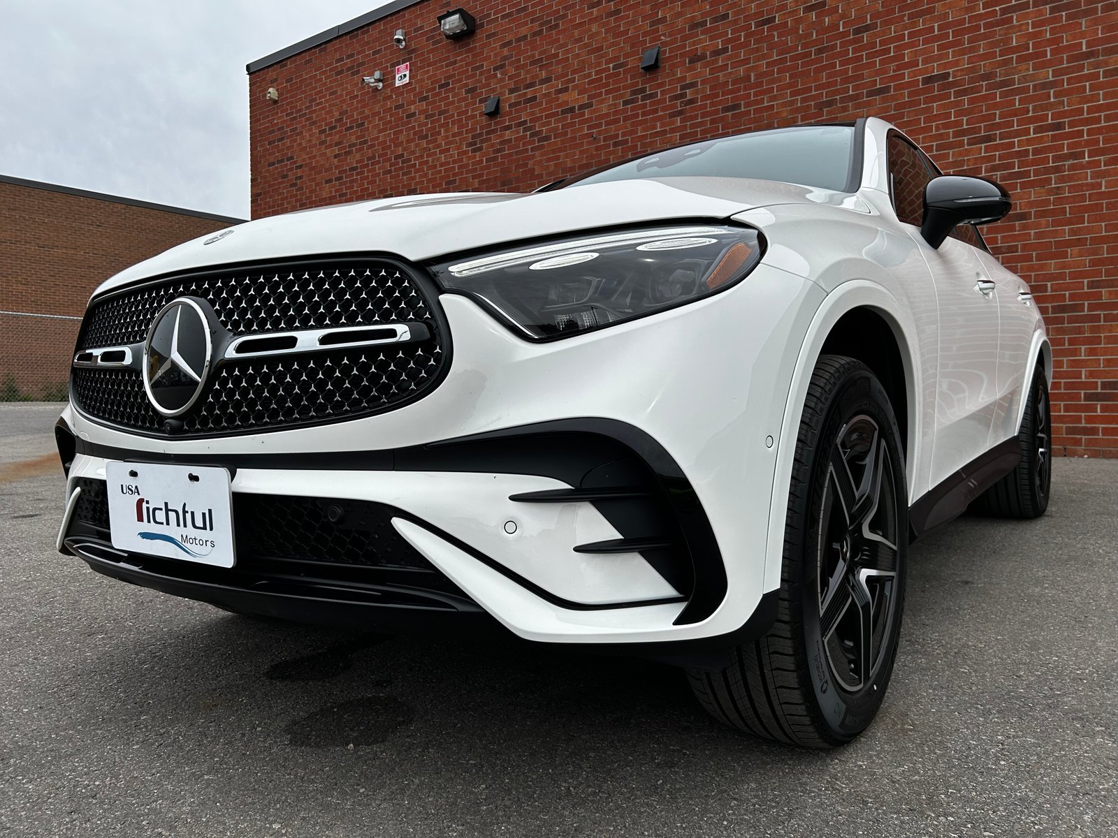 正2026生產 全新 GLC300 COUPE 最後一批 抬顯.通風椅.全景.夜色套件.多光速.P20.AMG…..全都有