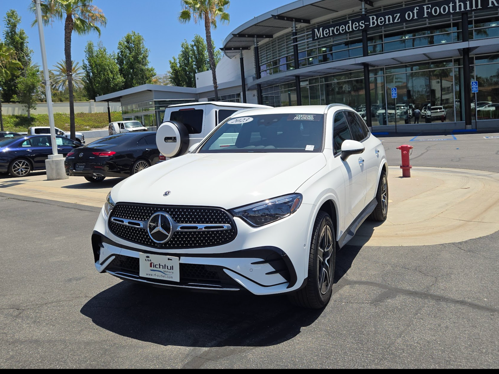 賓士原廠認證車 最後白色 CPO #025463 23/3 GLC300 AWD  P20.AMG.抬頭顯示器.多光速頭燈.通風座椅.前後雷達.停車輔助.360….19” AMG