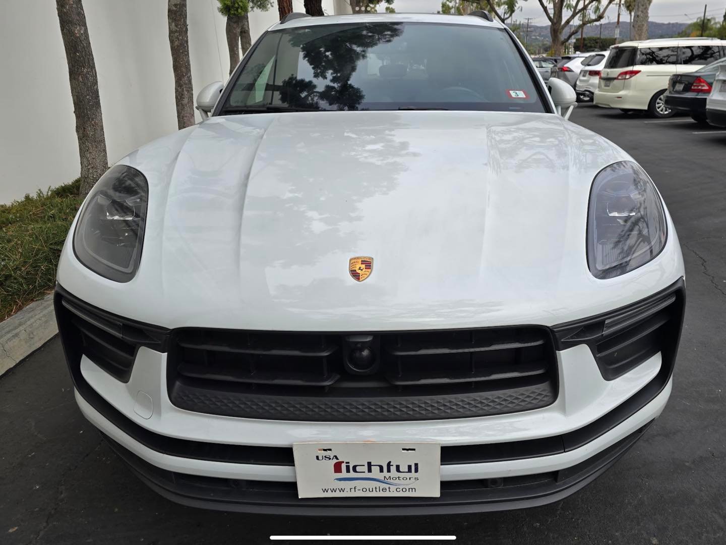 『噢，原來你們這一種的不是只有賓士!!!!!!』小甄